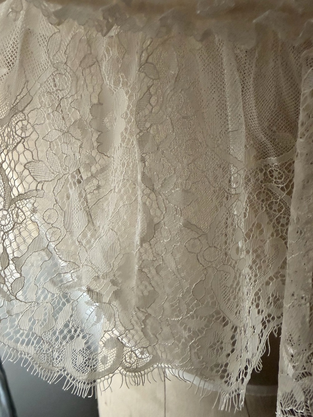 IVORY MAXI SKIRT WITH LACE TRIM - Picture 4 of 6